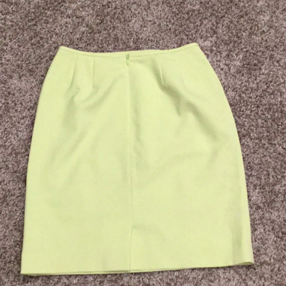 Kasper Lime Green Skirt Size 4